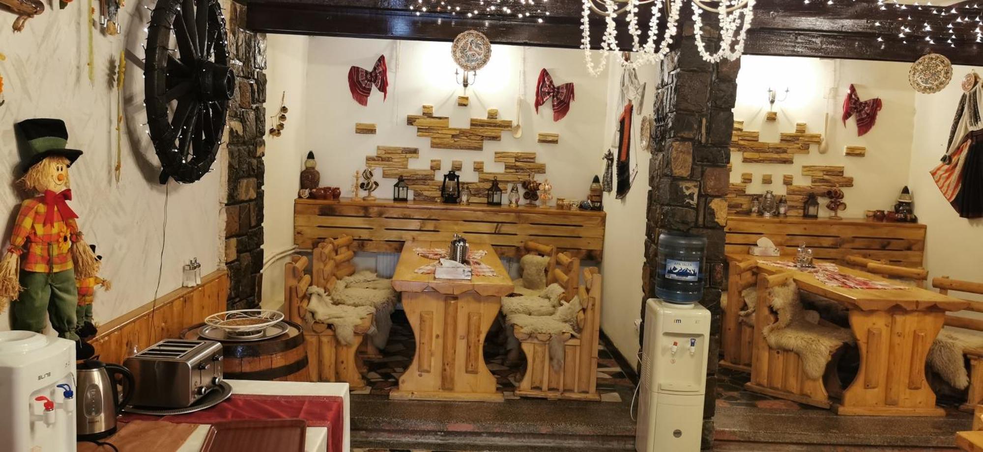 Hanul Izvorul Rece Sinaia Esterno foto